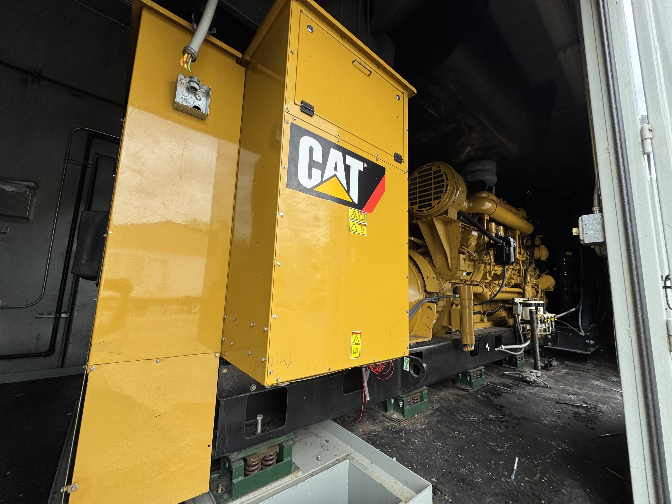 2007 CAT 3516C 2MW Diesel Generator - Image 12